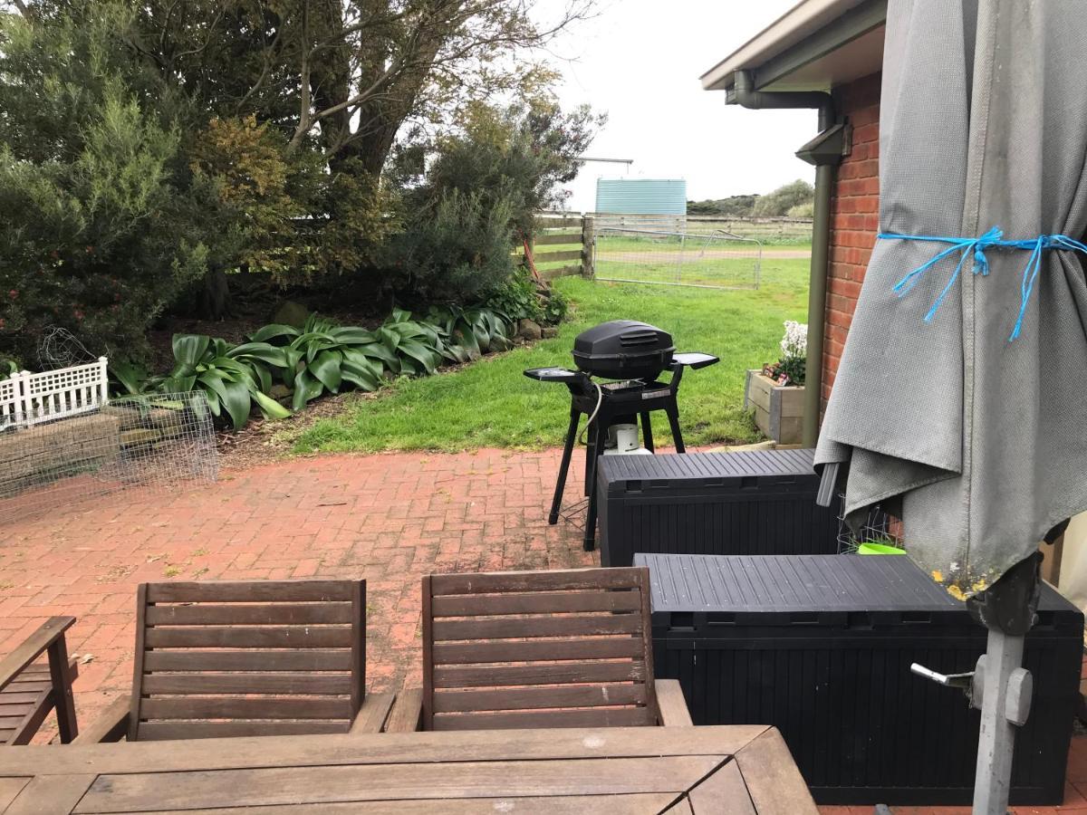 Lanaud Farm Stay Allansford Esterno foto